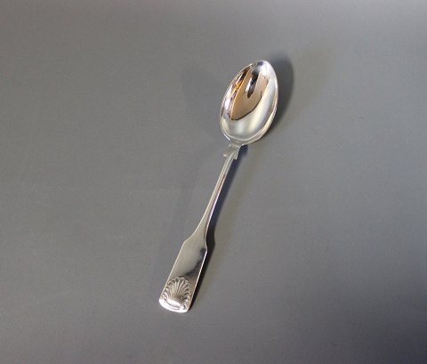Dessert spoon in "Shell"/Musling".
5000m2 showroom.