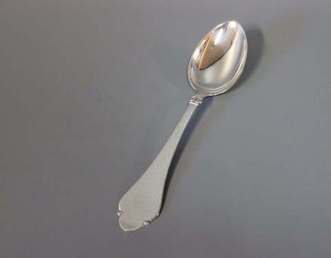 Dessert spoon in Bernstorff, Hallmarked silver.
5000m2 showroom.
