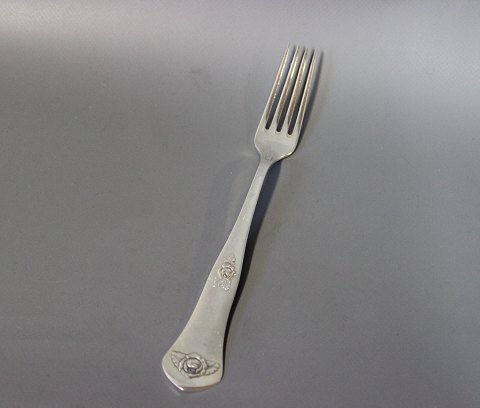 Dinner fork in Rose, hallmarked silver.
5000m2 showroom.