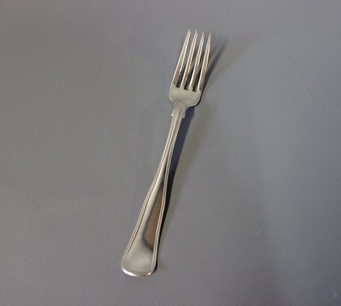 Lunch fork, hallmarked silver.
5000m2 showroom.