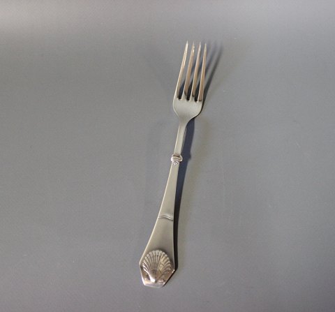 Dinner fork in "Strand", hallmarked silver.
5000m2 showroom.
