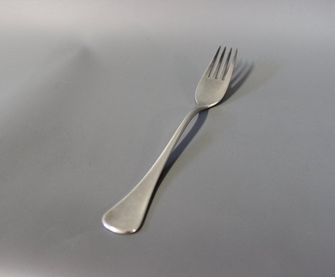 Dinner fork in Patricia, hallmarked silver.
5000m2 showroom.