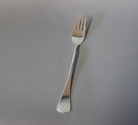 Lunch fork in Patricia, hallmarked silver.
5000m2 showroom.