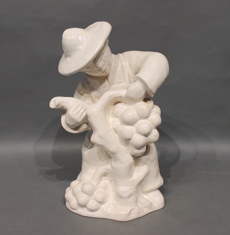 Ceramic figurine with a white glaze by L. Hjort Denmark.
5000m2 showroom.