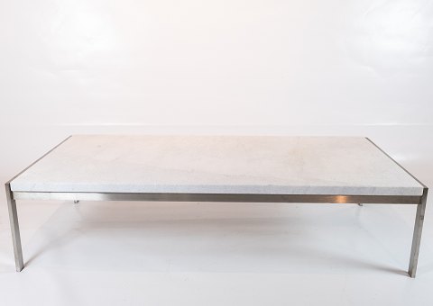 Coffe table, model PK63A, in stainless steel and marble, by Poul Kjærholm and 
Fritz Hansen.
5000m2 showroom.

