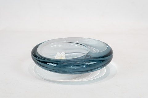 Light blue glass bowl by Per Lütken for Holmegaard.
5000m2 showroom.