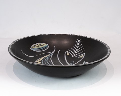 Stor sort keramik skål af Søholm.
5000m2 udstilling.
