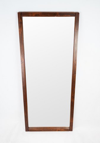 Spejl med smal ramme i palisander af dansk design fra 1960erne.
5000m2 udstilling.
