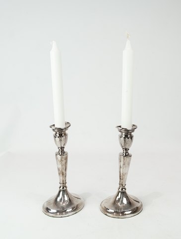 Set of silvered candlesticks in great condition from the 1920s.
5000m2 showroom.