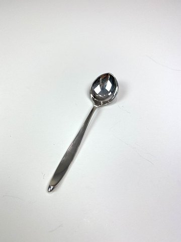 Coffee spoon in Mimosa, of 925 sterling cohr silver.
5000m2 showroom.
Great condition
