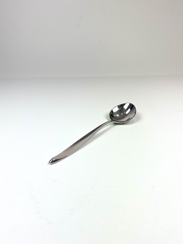 Dinner spoon, in Mimosa of 925 sterling Cohr silver.
5000m2 showroom.
Great condition
