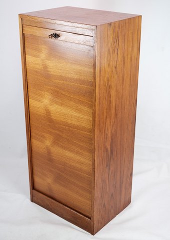 Jalousie cabinet with pull-out drawers in teak wood from the 1960s. 5000m2 
exhibition
Great condition
