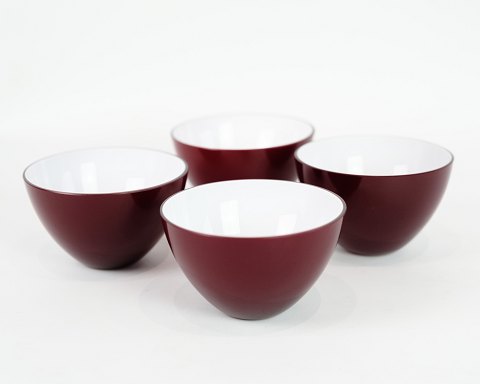 Four small Holmegaard bowls in red and white colors from around the 1980s.
H: 6 Dia: 10
Great condition

