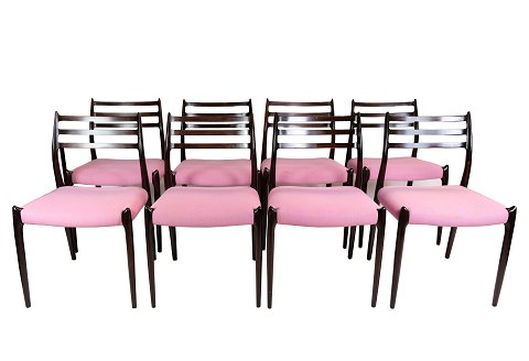 Spisebordstole af mahogni, model 78, designet af N.O Møller
Flot stand
