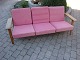 3 personers sofa , modelGE 290, af Hans J. Wegner.
5000m2 Udstilling.