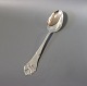 Dessert spoon in French Lily, Hallmarked silver.
5000m2 showroom.