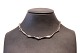 Leddelt halskæde af sterling sølv, stemplet S. Borup.
5000m2 udstilling.
