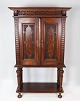 Large cabinet of mahogany and walnut decorated with carvings, in great antique 
condition from the 1860s. 
5000m2 showroom.

