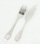 Fish cutlery in empire of hallmarked silver.
5000m2 showroom.