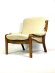 Hvilestol i palisander og polstret med lyst stof, af dansk design fra 1960erne.
5000m2 udstilling.
Flot stand
