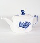 Royal Oval teapot, blue flower plaited, 1923, no. 8117
Great condition
